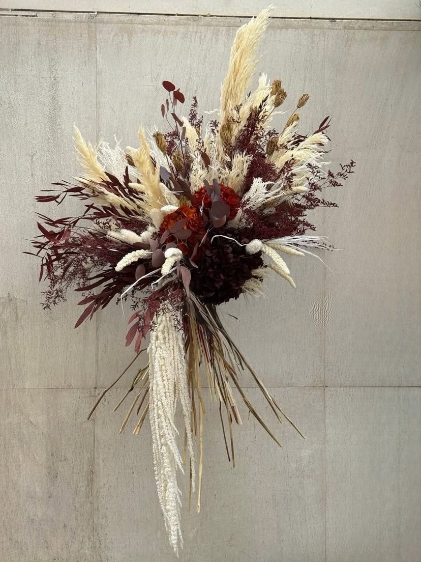 Bouquet de fleurs séchées et herbes de la pampa